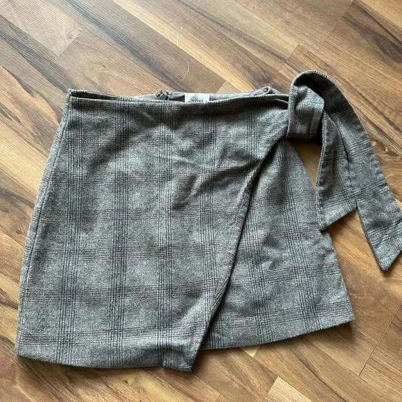 Wilfred by Aritzia Wool and Cashmere blend wrap shirt plaid mini size 0 - Picture 6 of 14